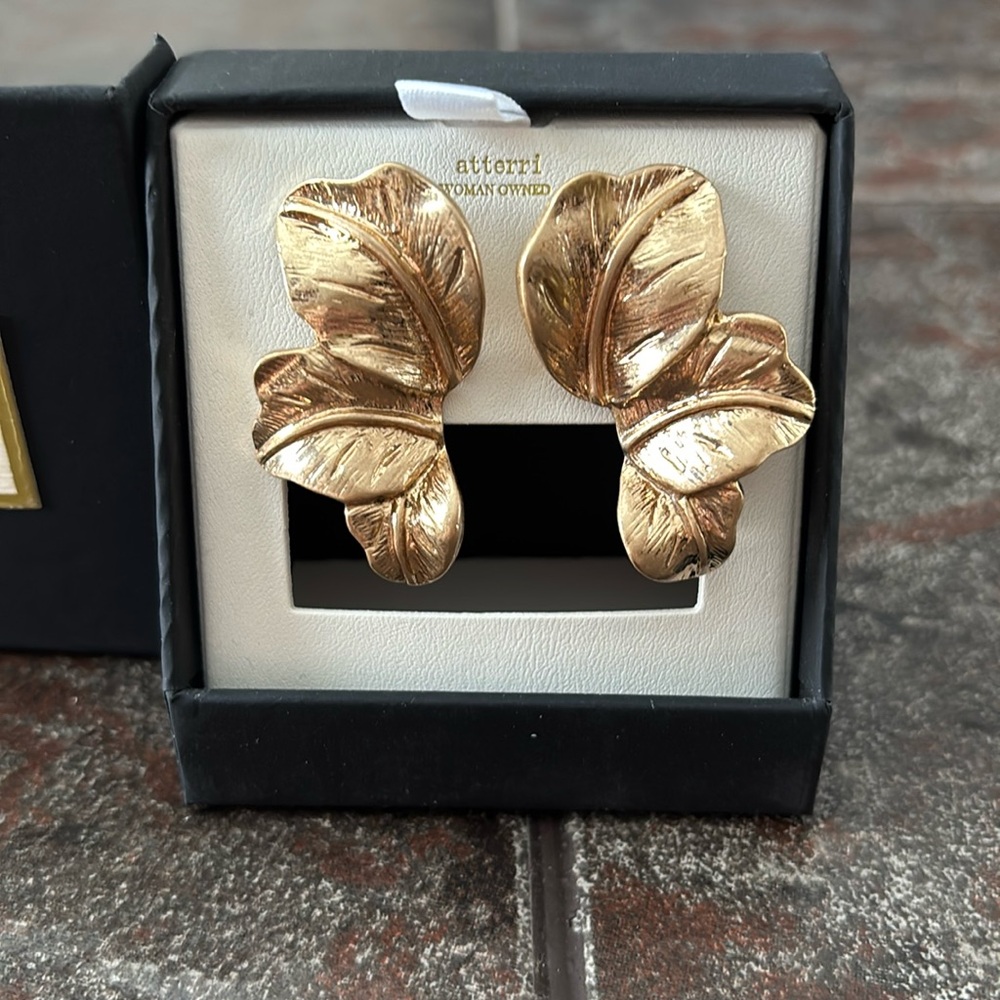 NIB aterri Gold Leaf Earrings